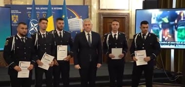 Știri de azi | Ministrul de Interne, Cătălin Predoiu, a premiat reprezentanţi ai MAI răniţi în timpul misiunilor precum şi pe cei care au salvat vieţi - Știri de azi | 
