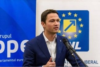 sighiartaujpg - Știri de azi Știri de azi | Robert Sighirtău (PNL): Când un partid aflat în coaliţie îşi cheamă propriul premier în Parlament, nu e control democratic, e teatru politic / Bolojan nu se teme de dialog, dar nici nu va juca în piesele scrise de PSD si AUR - Știri de azi |