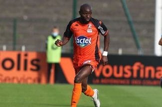 Știri de azi | Fotbalistul care susţinea că vaccinurile împotriva Covid ar fi cauza accidentărilor sale a pierdut procesul contra Pfizer şi Federaţia Franceză - Știri de azi | 