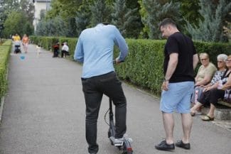 Știri de azi | Trotinetele electrice, interzise în anumite zone din municipiul Buzău. Amenzi de până la 1.500 de lei - Știri de azi | 