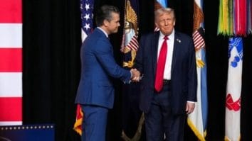 Știri de azi | Reluarea testelor nucleare este „responsabilă”, afirmă şeful Pentagonului despre anunţul lui Trump care a provocat proteste şi nedumerire - Știri de azi | 