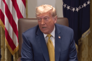 Știri de azi | Donald Trump declară că „ia în considerare” lovituri terestre împotriva cartelurilor venezuelene. NYT dezvăluie că CIA a fost autorizată să desfăşoare operaţiuni sub acoperire - Știri de azi | 