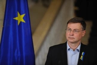 Știri de azi | Uniunea Europeană pregăteşte o lege a reparaţiilor de război în vederea reconstrucţiei Ucrainei, anunţă comisarul european al Economiei Valdis Dombrovskis şi îndeamnă statele G7 să facă la fel în privinţa veniturilor generate de active ruseşti blocate pe - Știri de azi | 