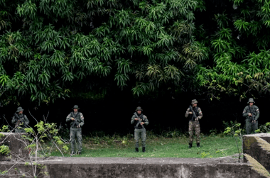 venezuela-patrula-pod-simon-bolivar-columbia-afppng - Știri de azi Știri de azi | Venezuela desfăşoară zeci de mii de militari la frontiera cu Columbia, SUA atacă presupuşi traficanţi - Știri de azi |