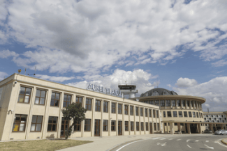 vlaicupng - Știri de azi Știri de azi | O aeronavă de mici dimensiuni aparţinând Şcolii Superioare de Aviaţie Civilă a depăşit la aterizare pista Aeroportului Bucureşti Băneasa ”Aurel Vlaicu” şi a intrat în zona înierbată / Două curse Ryanair au fost redirecţionate către Aeroportul ”Henri Coand - Știri de azi |