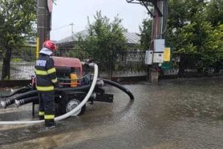 whatsapp-image-2025-10-08-at-11-06-58jpg - Știri de azi Știri de azi | UPDATE – Cod roşu de ploi în Constanţa – O localitate este momentan izolată din cauza acumulării masive de apă şi a revărsării unui canal colector / Şase persoane au fost evacuate – VIDEO - Știri de azi |