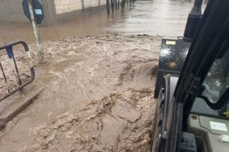 Știri de azi | Avertizări de ploi abundente – Ministerul Transporturilor: Pe două drumuri naţionale este apă pe carosabil / Transfăgărăşanul şi Transalpina rămân închise circulaţiei / Traficul feroviar şi cel aerian se desfăşoară normal - Știri de azi | 