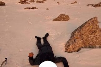 whatsapp-image-2025-10-30-at-20-14-08jpg - Știri de azi Știri de azi | Adolescent dispărut pe traseul montan către Vârful Omu / A căzut şi a suferit un trumatism al coloanei vertebrale, neputând să se mişte / El a fost găsit de meteorologul de serviciu de la staţia Meteo Omu / Acţiune de durată - Știri de azi |