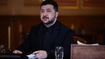 Știri de azi | Zelenski anunţă că le-a cerut liderilor europeni să-l mai susţină încă doi, trei ani prin finanţarea efortului de război împotriva Rusiei. Este pregătit de negocieri în toate ţările, dar nu în Rusia şi Belarus. 200 de ruşi la Pokrovsk, principala ţintă - Știri de azi | 