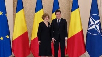 Știri de azi | Oana Gheorghiu, întrebată ce îi lipseşte preşedintelui Nicuşor Dan: Are tot ce îi trebuie, îi lipseşte viteza. Aici ne deosebim, el face lucrurile într-un alt ritm - Știri de azi | 