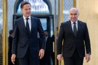 Știri de azi | Premierul Ilie Bolojan l-a primit pe secretarul general al NATO, Mark Rutte: Obiectivul Guvernului României este de a moderniza capabilităţile militare şi de a relansa industria românească de apărare - Știri de azi | 