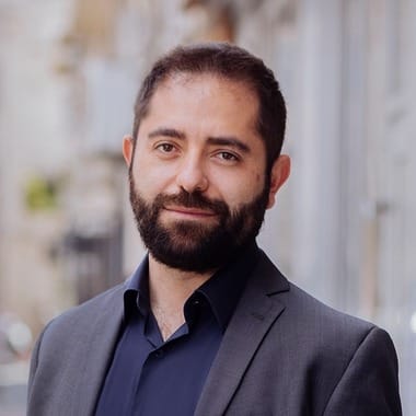 Știri de azi | Radu Burnete: Orice va decide Lukoil să transfere ar trebui să treacă printr-un filtru al statului român, care are drept de veto - Știri de azi | 