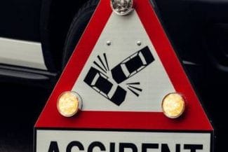 Știri de azi | Accident aparent grav în zona muntoasă din Maramureş, pe un drum forestier. Primele date arată că un om a murit - Știri de azi | 