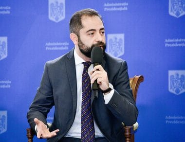Știri de azi | Radu Burnete: E important ca societatea noastră să realizeze cât de tare s-a schimbat lumea şi cât de periculoasă a devenit. România trebuie să aibă o armată profesionistă şi solidă şi o industrie de apărare care să o deservească - Știri de azi | 
