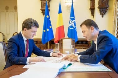 Știri de azi | Nicuşor Dan, la lansarea candidatului USR pentru Primăria Capitalei: Oraşul ăsta are un uriaş deficit de infrastructură / Ca să spunem lucrurilor pe şleau, mafia imobiliară a dezvoltat sectoarele din Bucureşti - Știri de azi | 