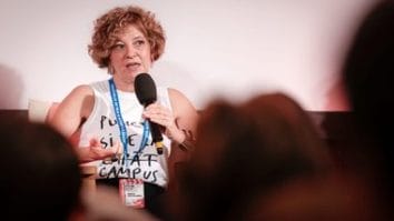 Știri de azi | Oana Gheorghiu: Atâta vreme cât voi fi în acest guvern, pe poziţia aceasta de independent şi cu dorinţa de a face lucruri, vă spun sută la sută că nu o să intru în niciun partid - Știri de azi | 