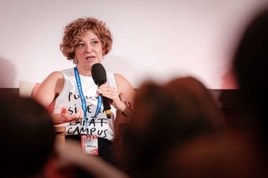 Știri de azi | Oana Gheorghiu: Atâta vreme cât voi fi în acest guvern, pe poziţia aceasta de independent şi cu dorinţa de a face lucruri, vă spun sută la sută că nu o să intru în niciun partid - Știri de azi | 