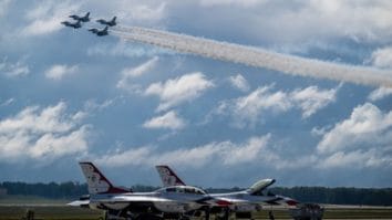 Știri de azi | SUA – Mai multe persoane de la baza militară Andrews, unde preşedintele Donald Trump s-a aflat miercuri, s-au îmbolnăvit după ce au primit un pachet suspect cu pulbere albă / Anchetă amplă în desfăşurare - Știri de azi | 