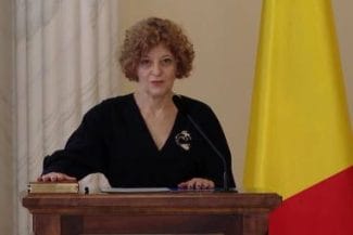 Știri de azi | Vicepremierul Oana Gheorghiu: Am avut ocazia să văd în aceste zile şi să înţeleg de ce oamenii nu vin în zona de politică, de Guvern/ Cred că ce se întâmplă acum e un atac la cetăţean, la cei 350.000 de oameni care au donat pentru construirea spitalului - Știri de azi | 