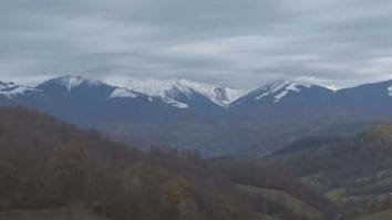 Știri de azi | Tânăr ucrainean, recuperat din Munţii Maramureşului după o acţiune care a durat şase ore. El se afla de 21 de zile pe drum şi de patru zile nu mai avea provizii - Știri de azi | 