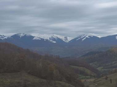 Știri de azi | Tânăr ucrainean, recuperat din Munţii Maramureşului după o acţiune care a durat şase ore. El se afla de 21 de zile pe drum şi de patru zile nu mai avea provizii - Știri de azi | 