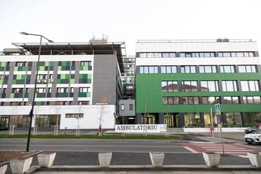 Știri de azi | Alexandru Rogobete a vizitat noul corp de clădire al Ambulatoriului integrat al Spitalului Clinic Judeţean de Urgenţă Oradea, un proiect de 10 milioane de euro care va fi inaugurat săptămâna viitoare / Peste 20 de specialităţi medicale şi Secţie ATI - Știri de azi | 