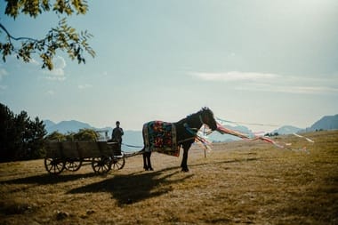 8-making-of-catane-eduard-botofeijpg - Știri de azi Știri de azi | „Catane”, debutul regizoral în lungmetraj de ficţiune al Ioanei Mischie, va fi lansat în cinematografe din 26 ianuarie 2026 - Știri de azi |