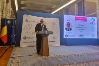 Adrian-Victor Vevera, Director General ICI București, susținând un discurs la Techno Sustainability Conference 2025, în cadrul Palatului Victoria.