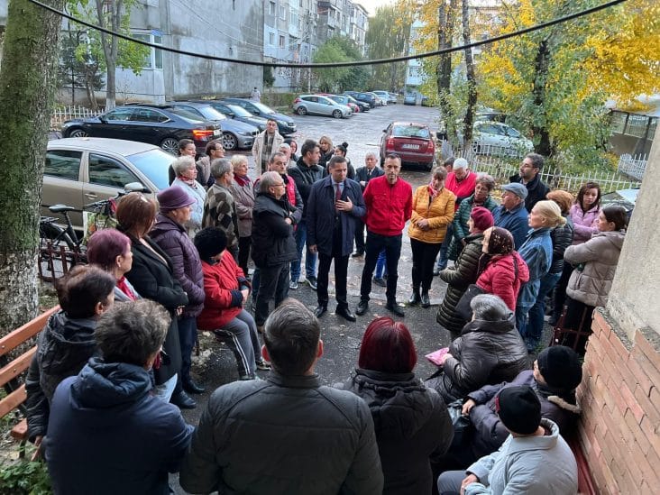 Corneliu Stefan la Gaesti - Știri de azi Știri de azi | Corneliu Ștefan, în prima linie a campaniei pentru Găești: „Este timpul ca, împreună, să facem din Găești un loc mai bun” | Corneliu Ștefan, președintele Consiliului Județean Dâmbovița, alături de echipa PSD în campania pentru alegerile locale din Găești.