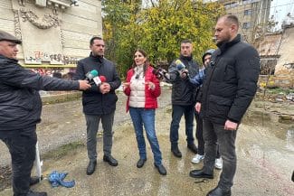 Știri de azi | Mihai Enache: „Facem dreptate pentru București!” – Patrimoniul Capitalei, între ruină și nepăsare | Mihai Enache si Anca Alexandrescu in Parcul IOR