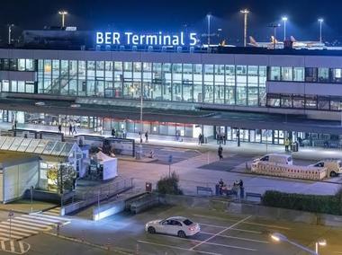 Știri de azi | Zborurile au fost suspendate timp de aproape două ore la aeroportul din Berlin după o alertă referitoare la prezenţa de drone - Știri de azi - Page 55 | 