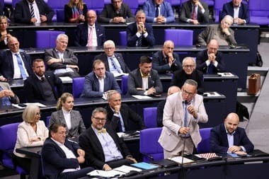 afd-celula-adormita-prorusa-tw1jpg - Știri de azi Știri de azi | Partidul de extremă dreapta Alternativa pentru Germania, acuzat în Bundestag de faptul că are înăuntrul său o o ”celulă adormită prorusă” şi se serveşte de dreptul parlamentar pentru a transmite informaţii sensibile Moscovei - Știri de azi |