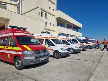 Știri de azi | MAI: 121 de ambulanţe vor fi livrate către serviciile de ambulanţă şi SMURD în acest an, iar alte 470 vor ajunge în judeţe până în iunie 2026. Bucureşti-Ilfov va primi 64 de ambulanţe, Constanţa 23, iar Suceava, Iaşi şi Timiş câte 20 - Știri de azi | 
