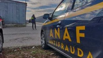 Știri de azi | ANAF a descoperit o fraudă fiscală de peste 55 de milioane de lei. Patru firme înrudite între ele au creat un circuit economic fals pentru a evita plata taxelor şi a obţine ilegal rambursări de TVA - Știri de azi | 