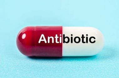 antibiotic-adobestock-175214268jpg - Știri de azi Știri de azi | Cercetătorii au descoperit un antibiotic de 100 de ori mai eficient decât cele existente, capabil să combată superbacteriile periculoase - Știri de azi |