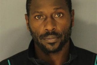 antoniojpg - Știri de azi Știri de azi | NFL: Căutat de poliţia din Miami de câteva luni pentru tentativă de omor, Antonio Brown a fost arestat în Dubai şi extrădat în SUA - Știri de azi |