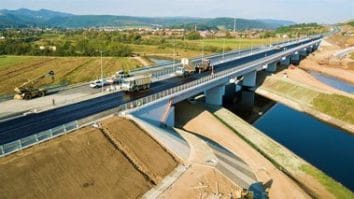 Știri de azi | Pistol, CNAIR: Stadiul fizic pe şantierul celor două viaducte de pe subsecţiunea Nădăşelu – Mihăeşti a Autostrăzii Transilvania a depăşit 35% - Știri de azi | 