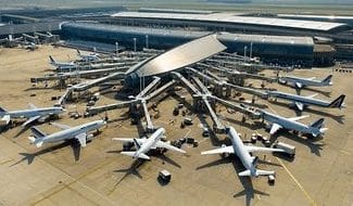 avioane-pe-aeroportjpg - Știri de azi Știri de azi | SUA ordonă reducerea cu 10% a zborurilor pe marile aeroporturi americane din cauza shutdown-ului. Care vor fi consecinţele - Știri de azi |