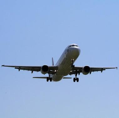 avionjpg - Știri de azi Știri de azi | SUA: Sute de zboruri sunt anulate, vineri, pe măsură de shutdown-ul continuă - Știri de azi |