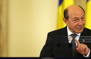 Știri de azi | Băsescu: Bucureştiul a fost distrus ca perspectivă şi dezvoltare de Adrian Năstase, când a emis o ordonanţă prin care a spart bugetul Primăriei Capitalei / Bucureştiul nu îşi va reveni până când nu se abrogă acel act normativ / Eu aş ieşi în stradă - Știri de azi | 