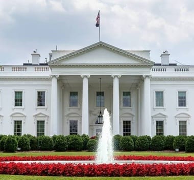 Știri de azi | Casa Albă avertizează: Economia SUA ar putea înregistra o scădere în trimestrul IV, dacă blocajul guvernamental continuă - Știri de azi | 