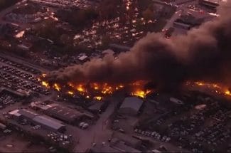 cbsjpg - Știri de azi Știri de azi | Cel puţin 12 persoane au murit şi alte câteva au fost rănite după ce un avion UPS s-a prăbuşit în apropierea aeroportului din Louisville – VIDEO - Știri de azi |