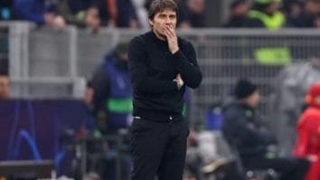 Știri de azi | Preşedintele clubului Napoli îşi reafirmă sprijinul faţă de antrenorul Antonio Conte: Sunt mândru să îl am alături de mine - Știri de azi | 