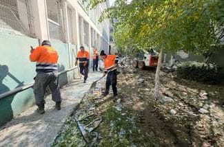 curateniejpg - Știri de azi Știri de azi | Prefectul Capitalei: Elevii de la Liceul “Dimitrie Bolintineanu” ar urma ca săptămâna viitoare să revină la şcoală, după reparaţiile efectuate / Am observat mai multe sesizări ale bucureştenilor la 112 privind miros de gaze - Știri de azi |