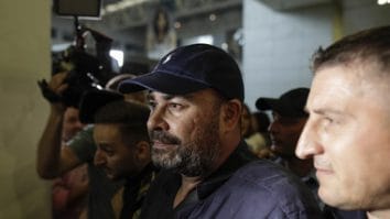 Știri de azi | Pedeapsa lui Darius Vâlcov, redusă de la şase ani la cinci ani, după ce ICCJ a admis recursul în casaţie/ Decizia de confiscare a sumei de 6,2 milioane de lei de la fostul ministru de Finanţe, menţinută/ Decizia este definitivă - Știri de azi | 