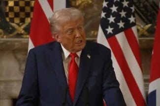 donald-trumpjpg - Știri de azi Știri de azi | Trump spune că nu ia în considerare lovituri militare în Venezuela, contrazicându-şi propriile declaraţii anterioare - Știri de azi |
