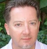 Știri de azi | Dr. Mircea Grigoraş: O ţară responsabilă trebuie să facă o politică publică responsabilă şi să aloce fonduri pentru testare genetică acolo unde medicii spun că este nevoie. Se pot descoperi cancere, iar pacientul poate să beneficieze din timp de tratament - Știri de azi | 