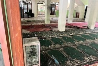 explozie-moschee-indonezia-xjpg - Știri de azi Știri de azi | Zeci de persoane au fost rănite într-o explozie care s-a produs la o moschee din apropierea unei şcoli, în Indonezia – VIDEO - Știri de azi |