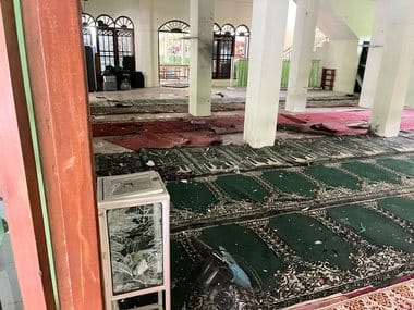 explozie-moschee-indonezia-xjpg - Știri de azi Știri de azi | Zeci de persoane au fost rănite într-o explozie care s-a produs la o moschee din apropierea unei şcoli, în Indonezia – VIDEO - Știri de azi |