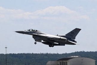 f-16jpg - Știri de azi Știri de azi | Ministerul Apărării anunţă noi atacuri ale Federaţiei Ruse la nord de Dunăre – Patru aeronave, ridicate în aer / Comandanţii aveau aprobare pentru ”angajarea ţintelor aeriene dacă pătrundeau în spaţiul aerian naţional” - Știri de azi |